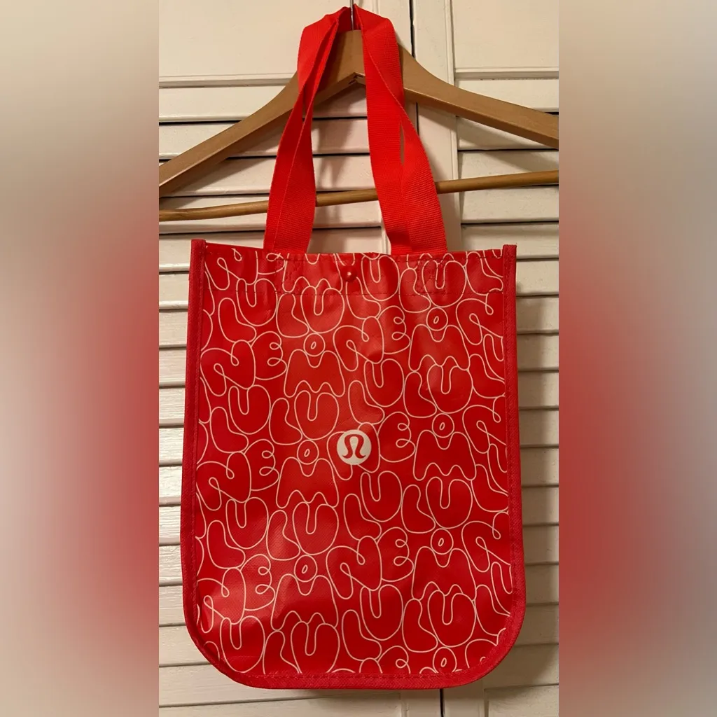 Lot of 2 Lululemon Red and Green Shopping Bags - EUC - Image 2
