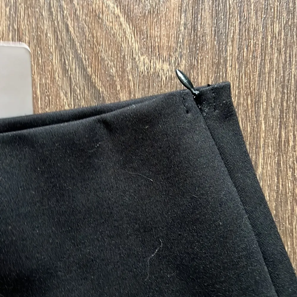 Line & Dot Stirup Leggings - Image 3