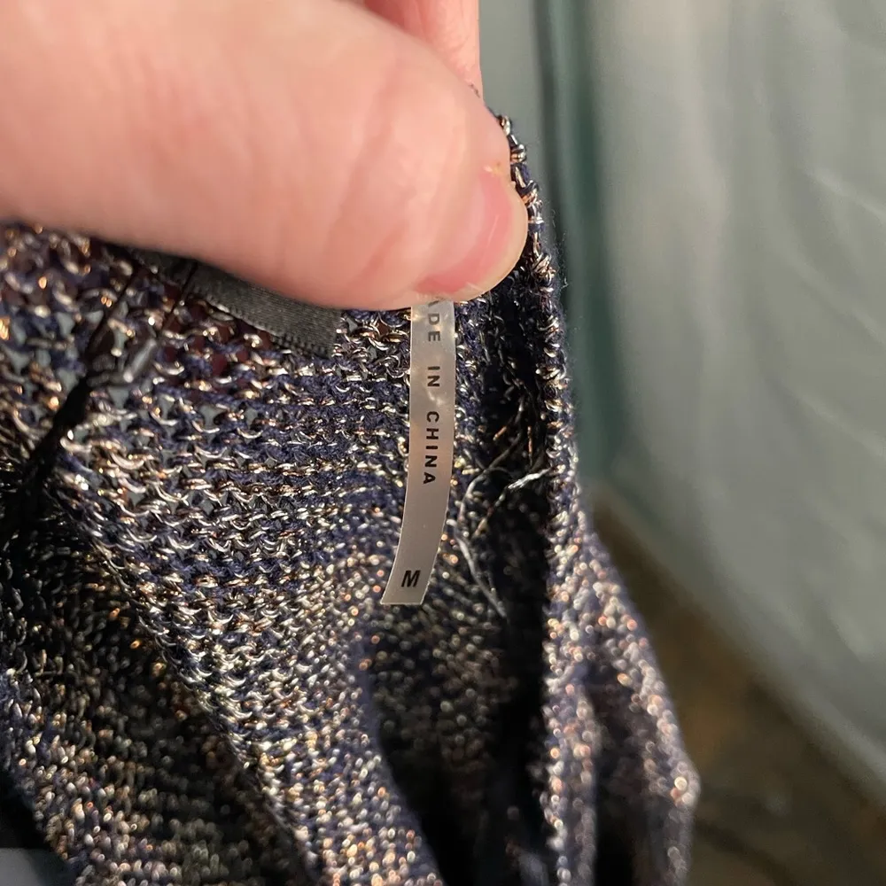 NWT Gorgeous size medium blue shimmer sweater - Image 6