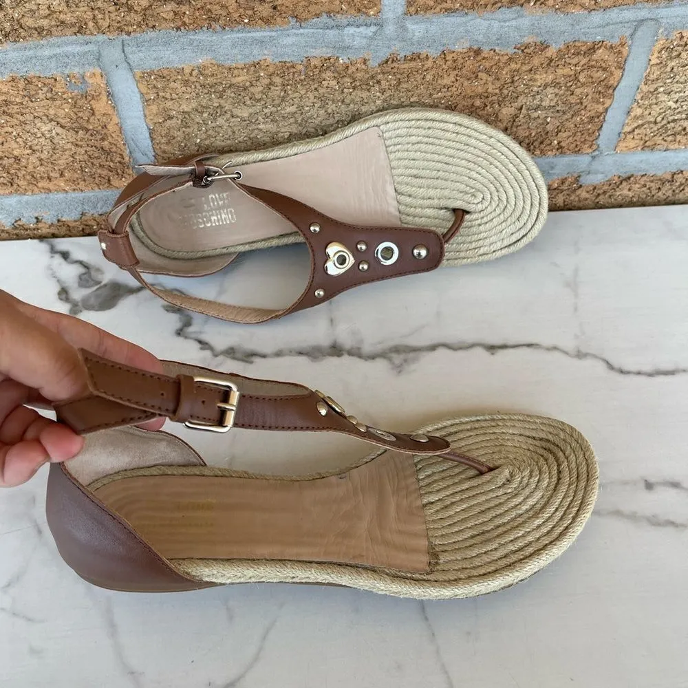 LOVE MOSCHINO LEATHER GOLD SANDLES SIZE 40.5 - Image 2