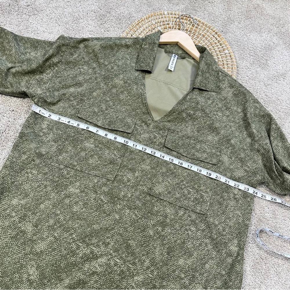 Athleta Women’s Zuma Printed Top Longsleeve V-Neck in Viper Shadow Olive XL - Image 11