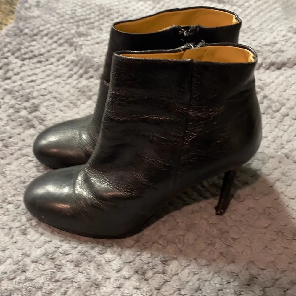 Banana Republic Black Leather Stiletto Booties Size 7 GUC #3158 - Image 4