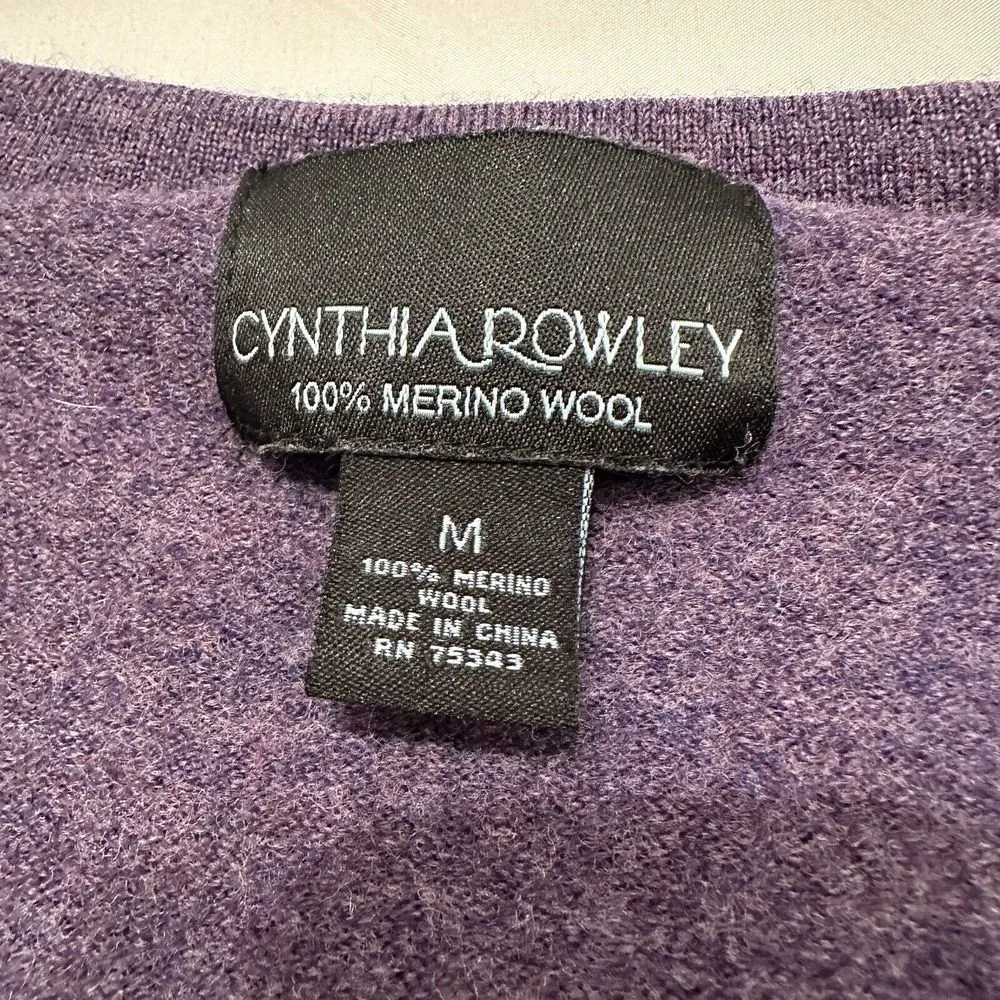 Cynthia‎ Rowley Cardigan Sweater Womens Medium Purple 100% Merino Wool V-Neck - Image 4