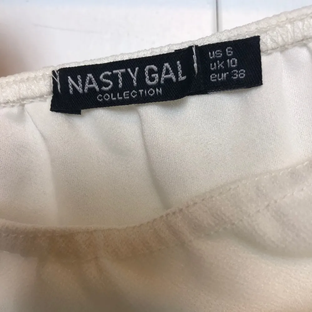 Nasty Gal You Gotta Shoulder On Mini Dress White - Image 4