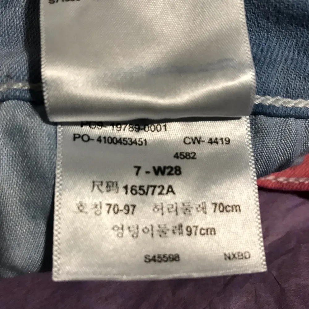 Levi’s Jrs Denim Jean Short Red/White/Blue High Rise Shortie Size 7, Waist 28 - Image 5