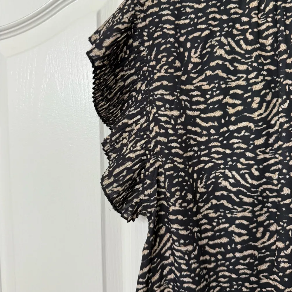 Voy Los Angeles Animal Print Pleated Sleeve Top w/ Tie Tan and Black Size undefined - Image 14