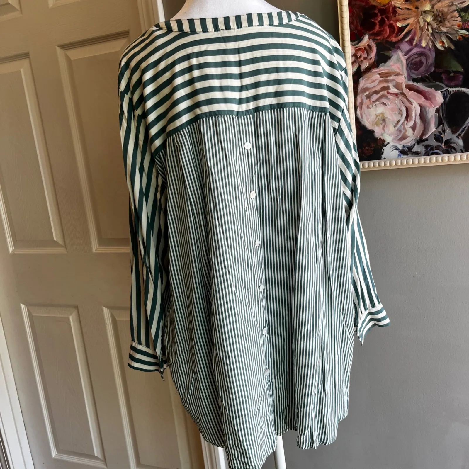JANE AND DELANCEY womens 1X Green & White STRIPED rayon buttoned blouse - Image 3