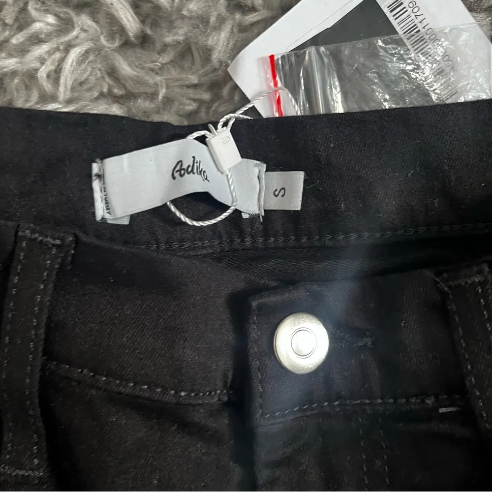 Adika Black cutout pocket flare jeans size small - Image 3