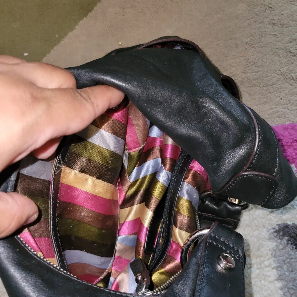 Tignanello black hobo shoulder bag - Image 9