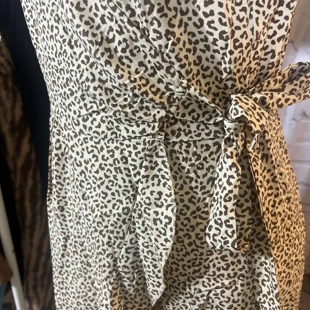 Maggie Short Sleeve V Neck Flowy Animal Print Wrap Maxi Women’s Small NWT - Image 3