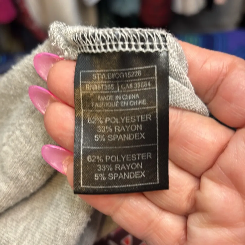 Cupcakes and Cashmere Long Sleeve Gray sweater - Image 10