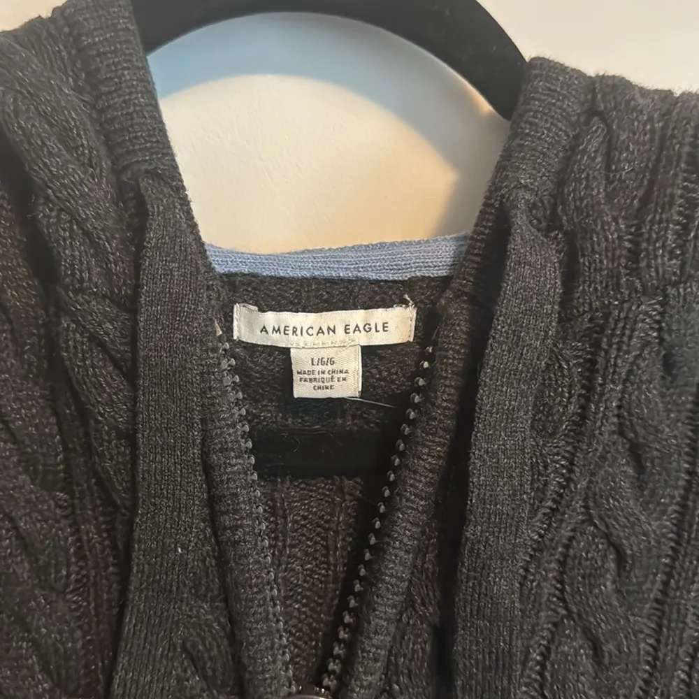 AE Cropped Zip Up Size L - Image 5