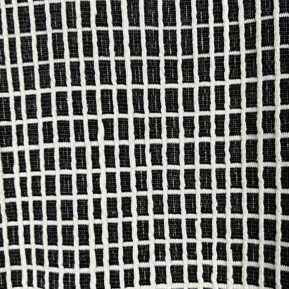 Forever 21 women’s black/white checkered top - Size Medium - Image 4