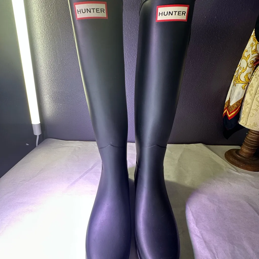 Hunter Classic Black Rain Boots - Image 11