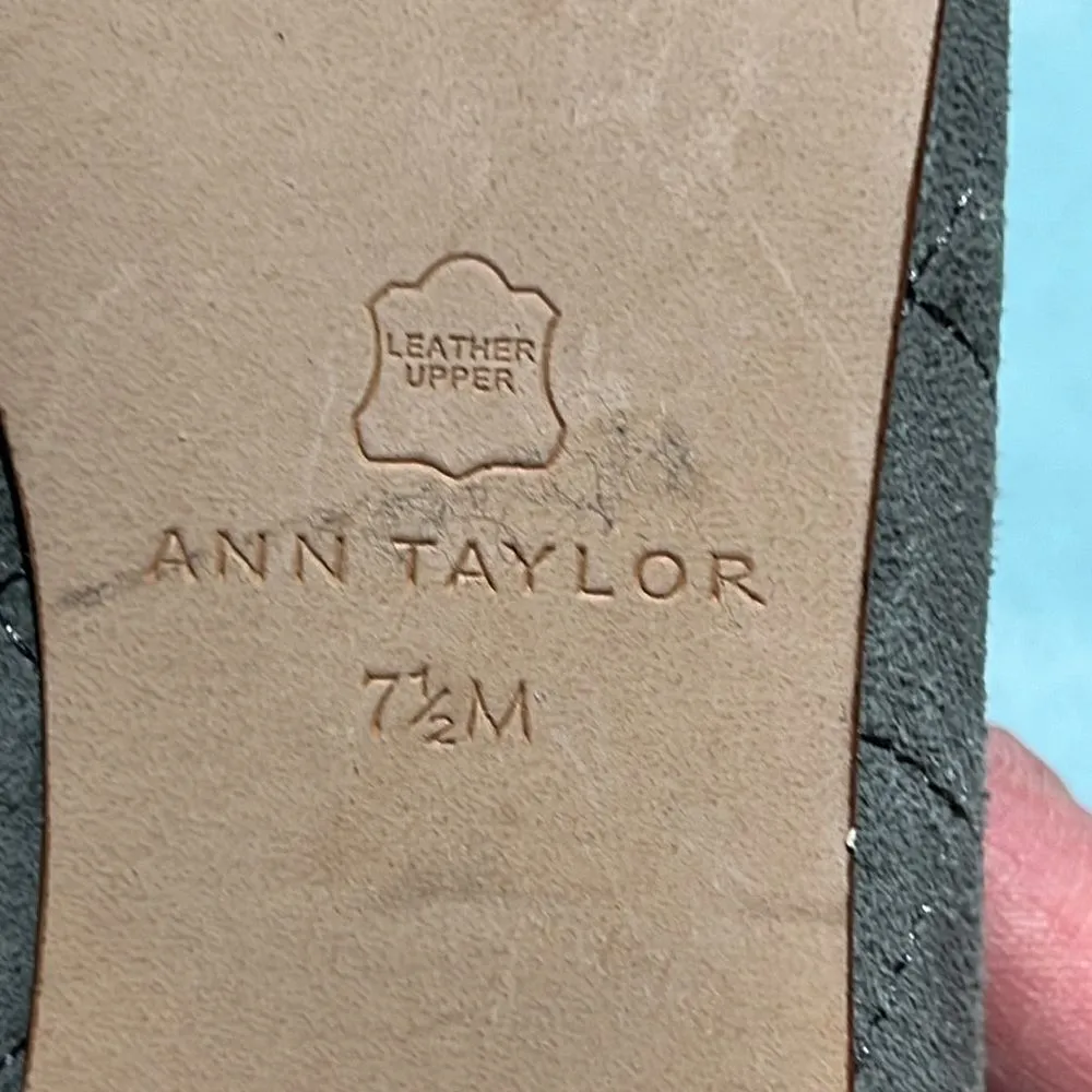 Ann Taylor Quilted Gray‎ Suede Pointed Toe Flats with Pearl Heels Size 7.5 B35 - Image 9