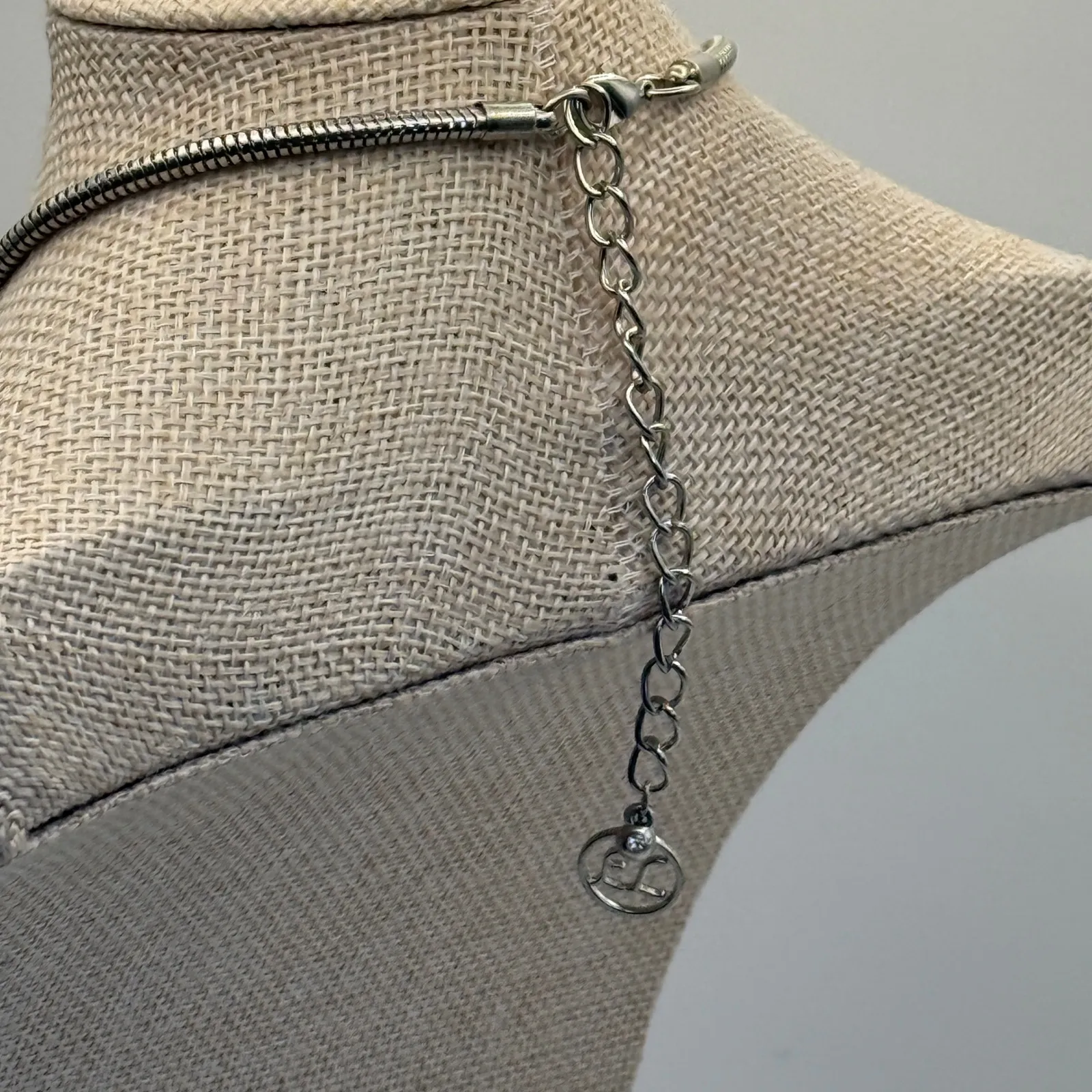 Erica‎ Lyons Silver Tone Gold Tone Metal Disc Statement Necklace Women's Fashion - Image 3