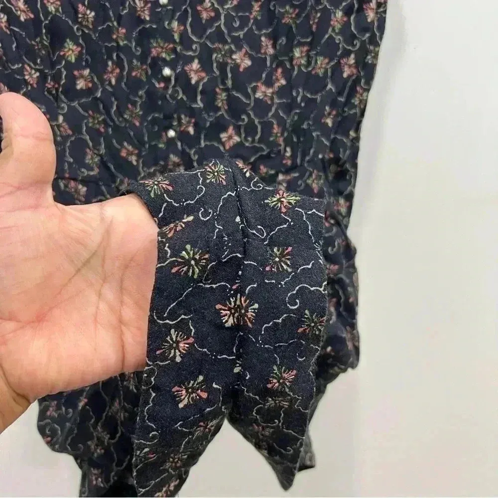 Free People Short sleeve Romper size s - Image 5