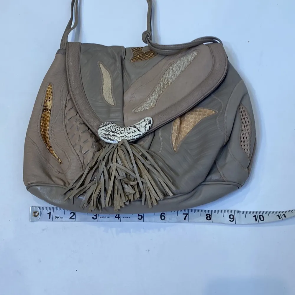 Sharif Crossbody Purse Snap Closure Tassel Leather Snakeskin EUC Gray Beige - Image 8