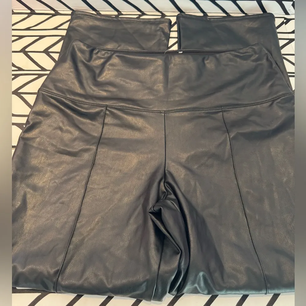 Joie black faux leather pull on ankle pants in size XL - Image 4