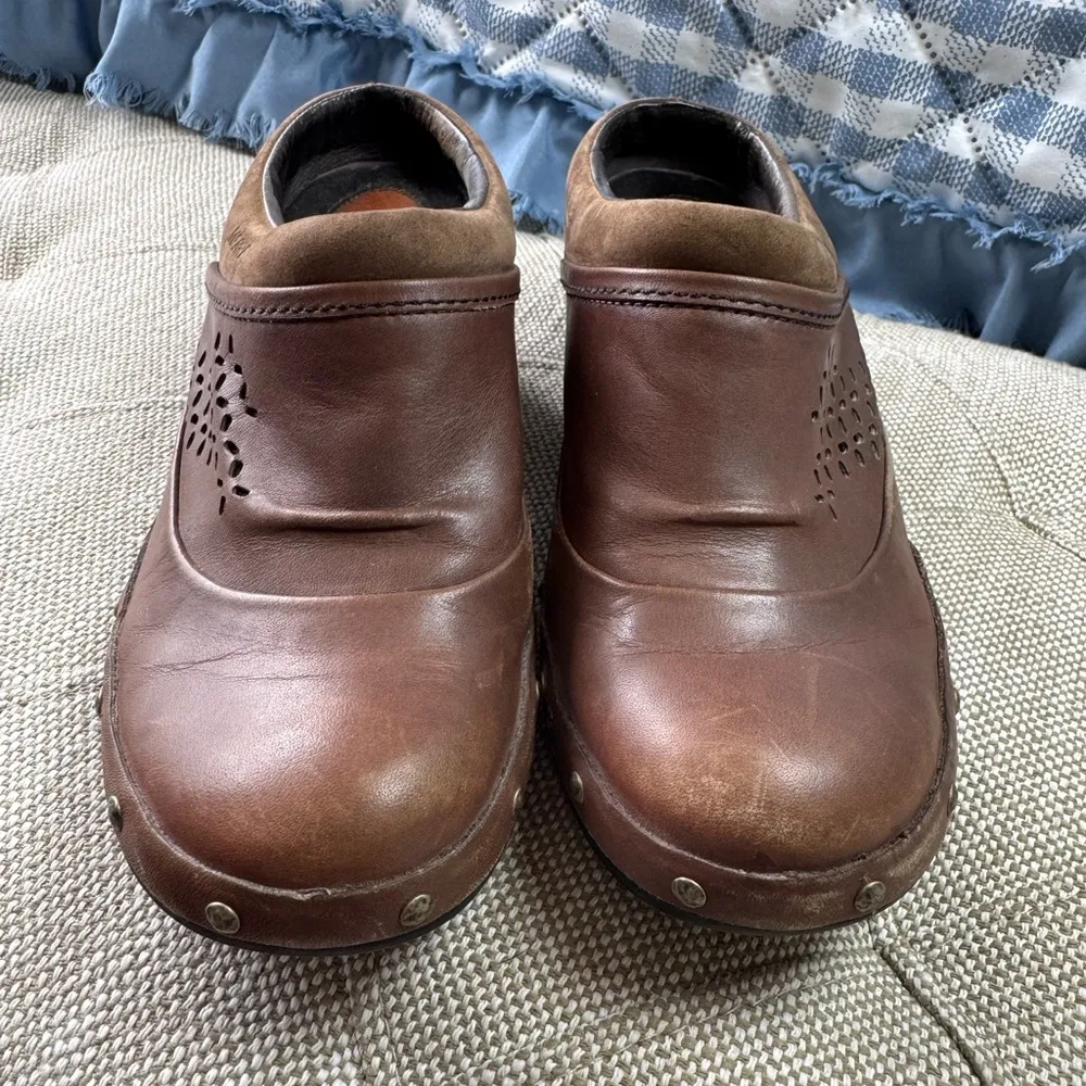 Merrell Studded Wedge Mules Womens Size 6 Brown Leather Slip On J56090 Coffee - Image 2