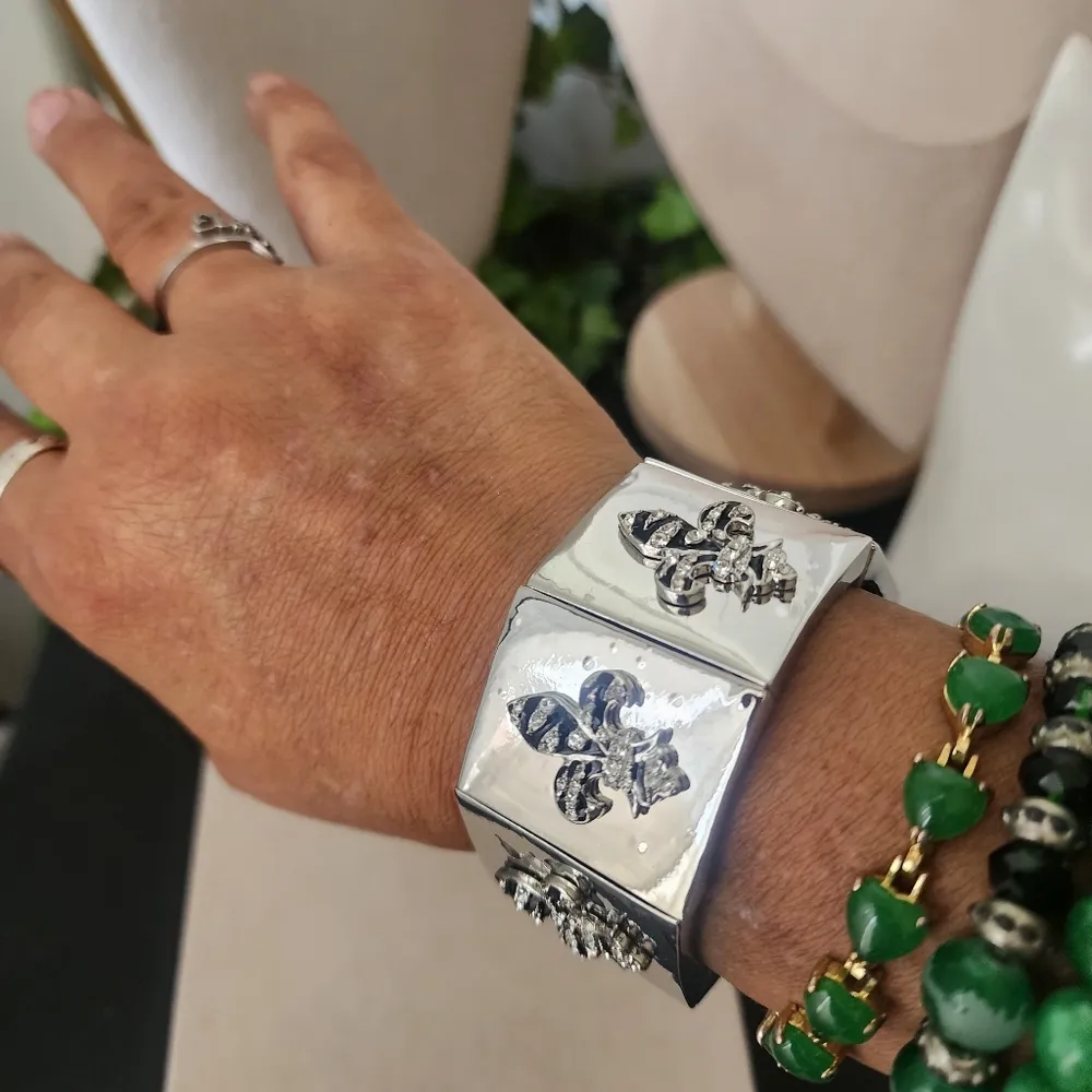 Silver Fleur de Lis Symbol Stretch Tile Bracelet - Image 5