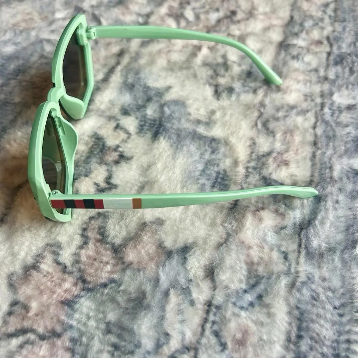 Mint Green Women’s Sunglasses W/Design On Sides, Excellent Condition! - Image 3