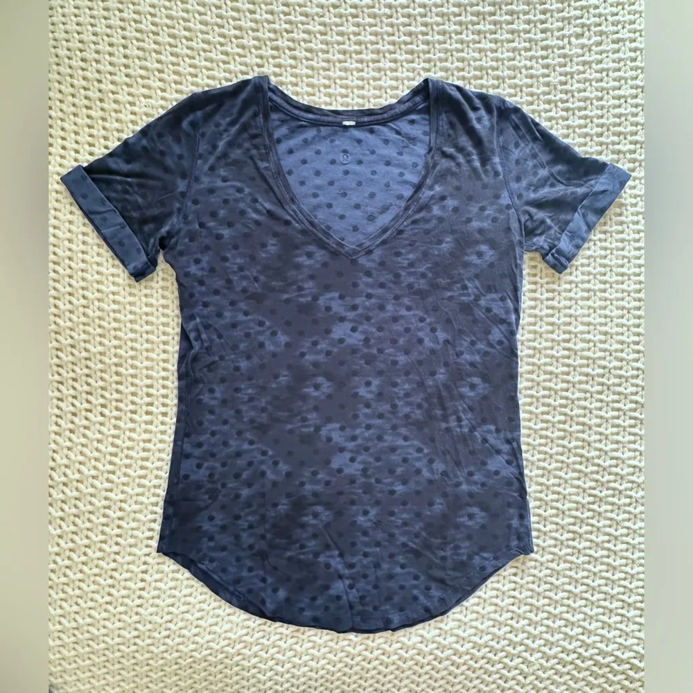 Lululemon Love Tee II - Windy Blooms Deep Navy Black - 8 - Image 7