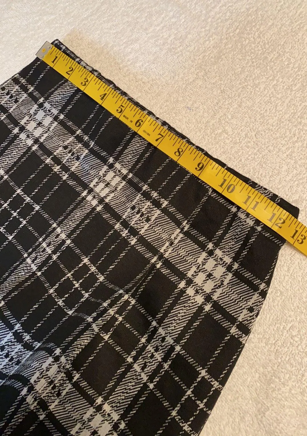 Better Be mini skirt split in front size small NWOT - Image 4