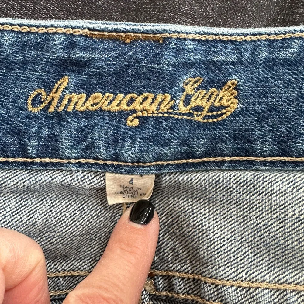 Denim mini skirt, American Eagle, cute seam detail. - Image 3