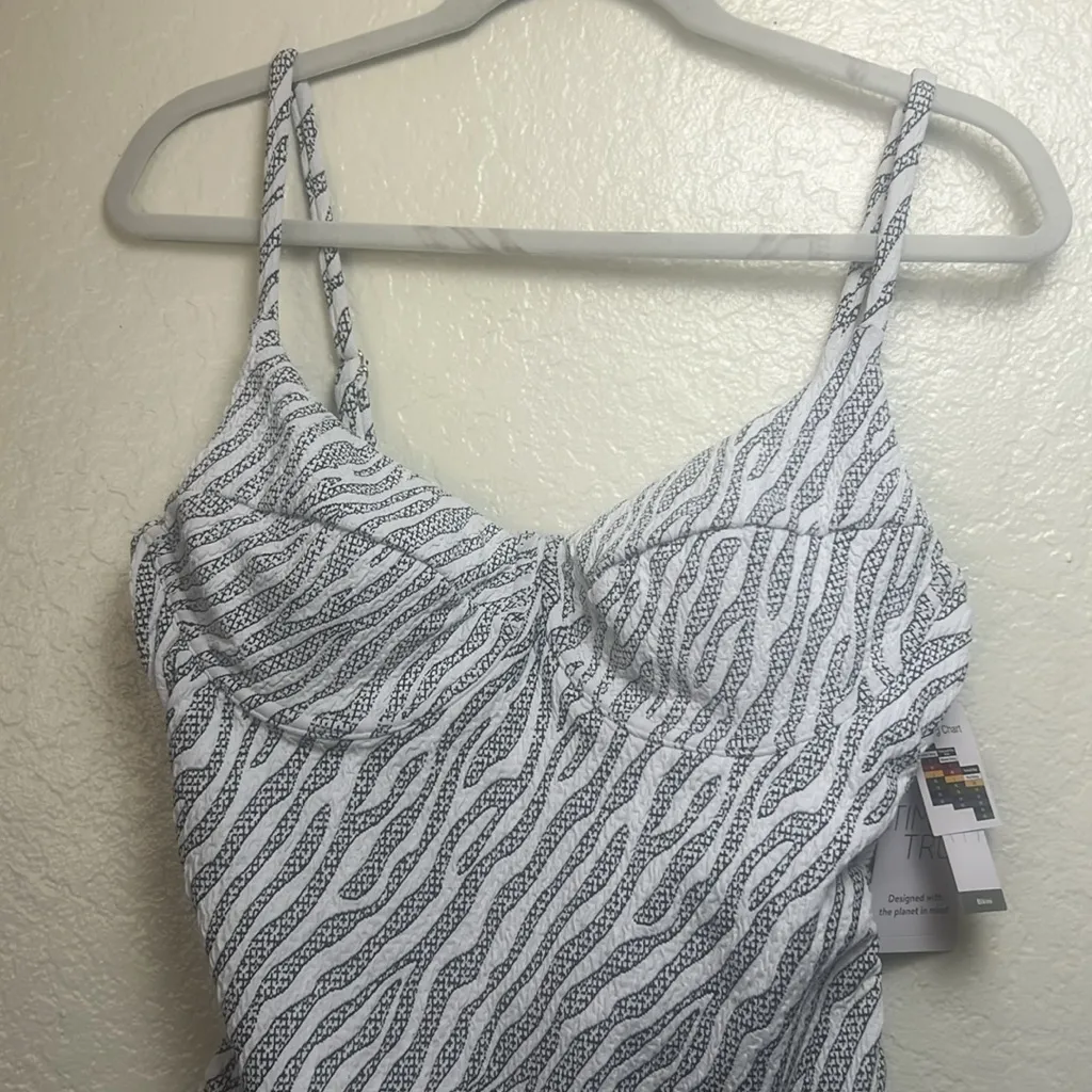 White and Black Patterned Swimsuit Size L Size L - Image 6
