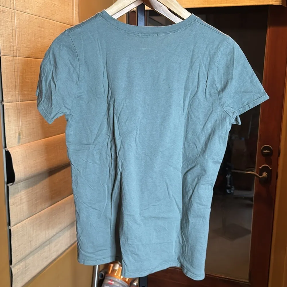 Tres Bien Legendary Sense of Adventure Black Eagle Born 2 Fly Green Tee Sz Small - Image 5