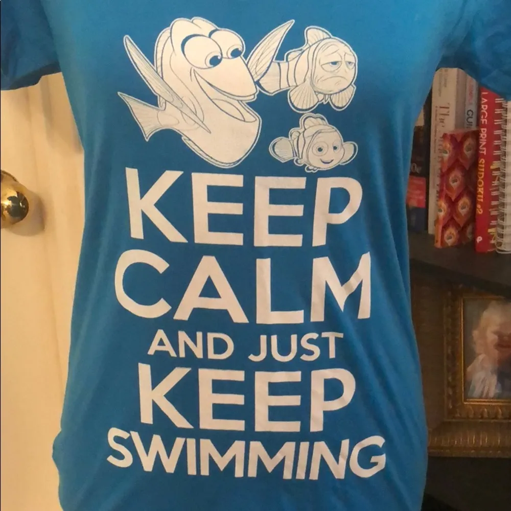 Disney NWOT Finding Nemo vneck tee - Image 3