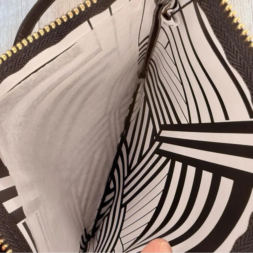 Nwt rare otg number 6 Skelton skull Christmas cross body purse bag adjustable Black - Image 5