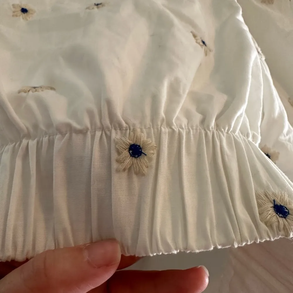 Altar’d State White Puff Sleeve Embroidered Floral Cut Out Back Crop Top // S - Image 6