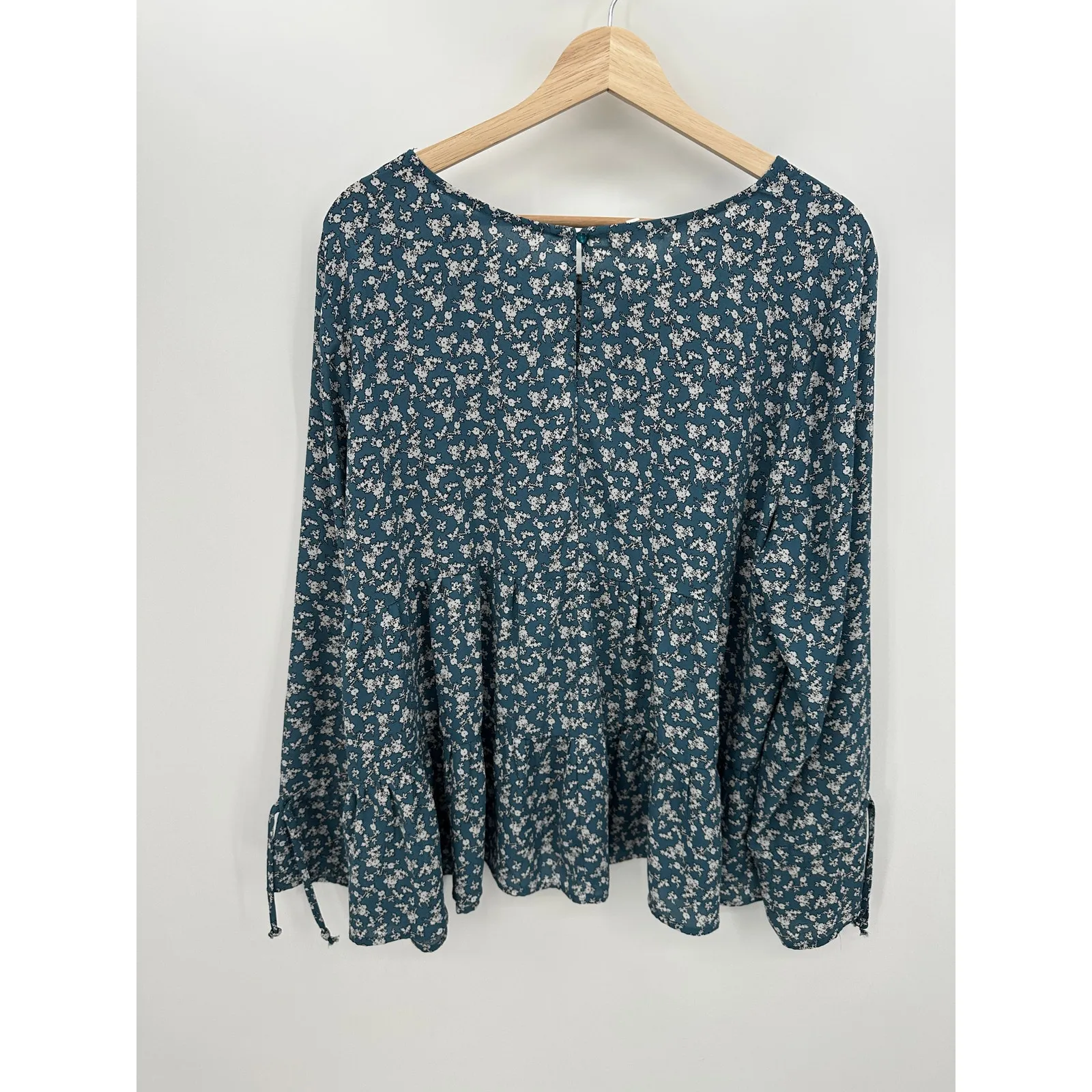 Maurices Top Women XXL Blue Microfloral Boho Ruffle Babydoll Feminine Peasant - Image 2