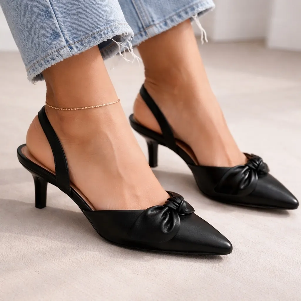 Isaac Mizrahi Black Slingback Bow Kitten Heels Pointed Toe Womenโs Size 9 - Image 1