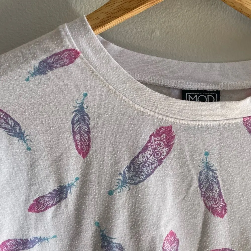 Modern Lux Top Women's Small White Cropped Feather Graphic Tee Crewneck - Image 2