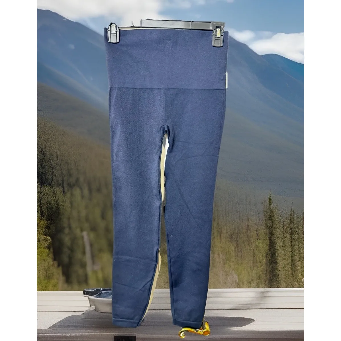 NWOT Spanx Navy‎ Seamless Leggings Workout Sz M - Image 2