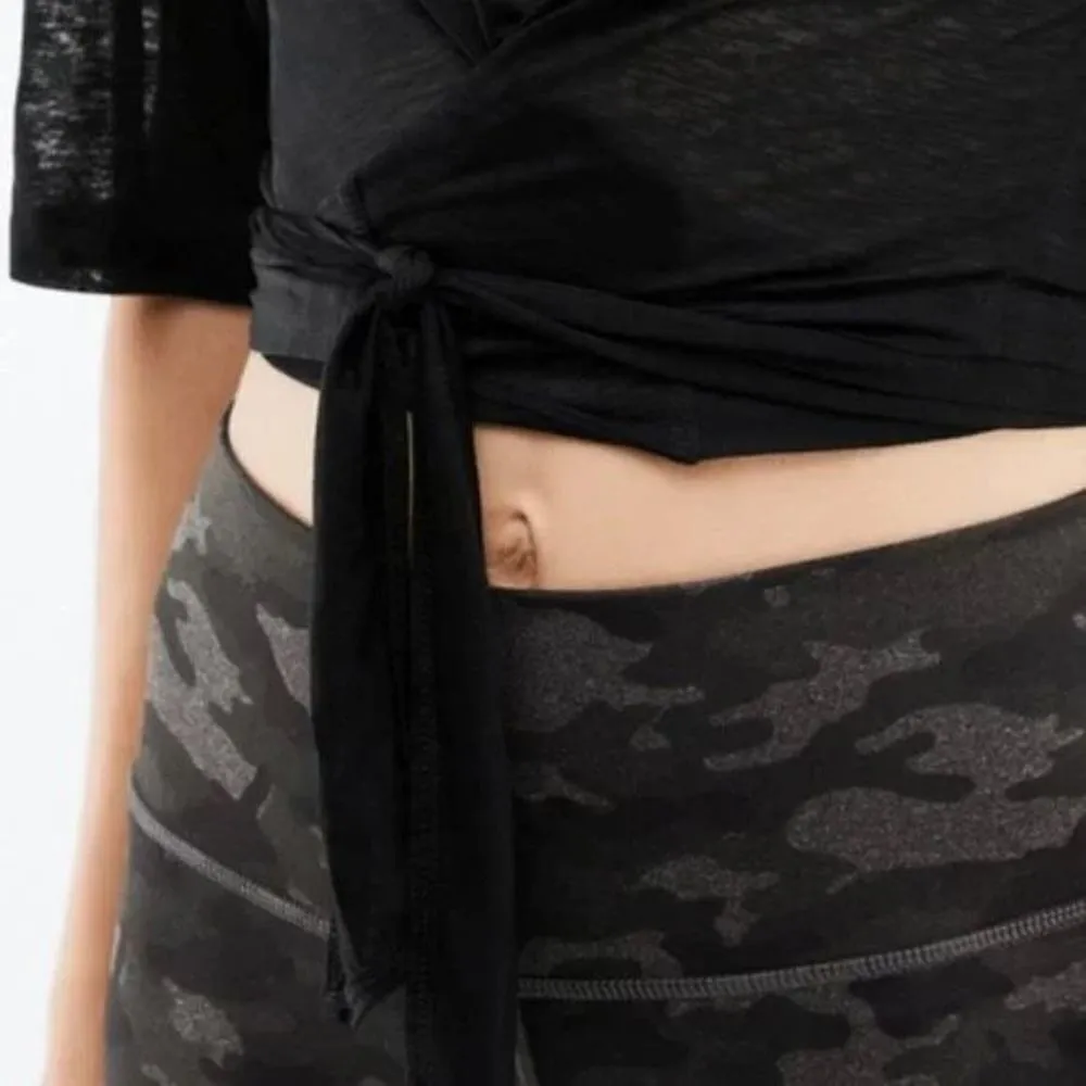 ✨Fabletics Women's Ryan Short-Sleeve Tie Up Tee✨ - Image 3