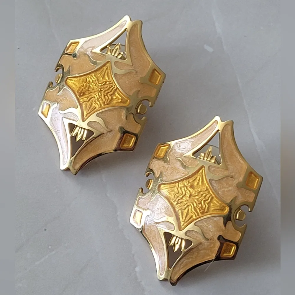 Vintage Gold Tone Peach Berebi Art Deco Post Stud Pierced Statement Earrings - Image 3