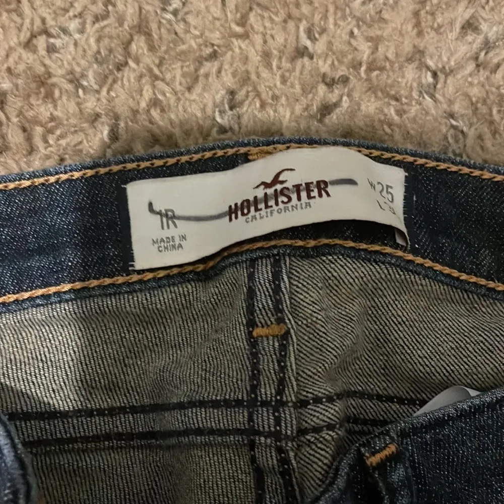Super cute Hollister size 1R jeans - Image 6