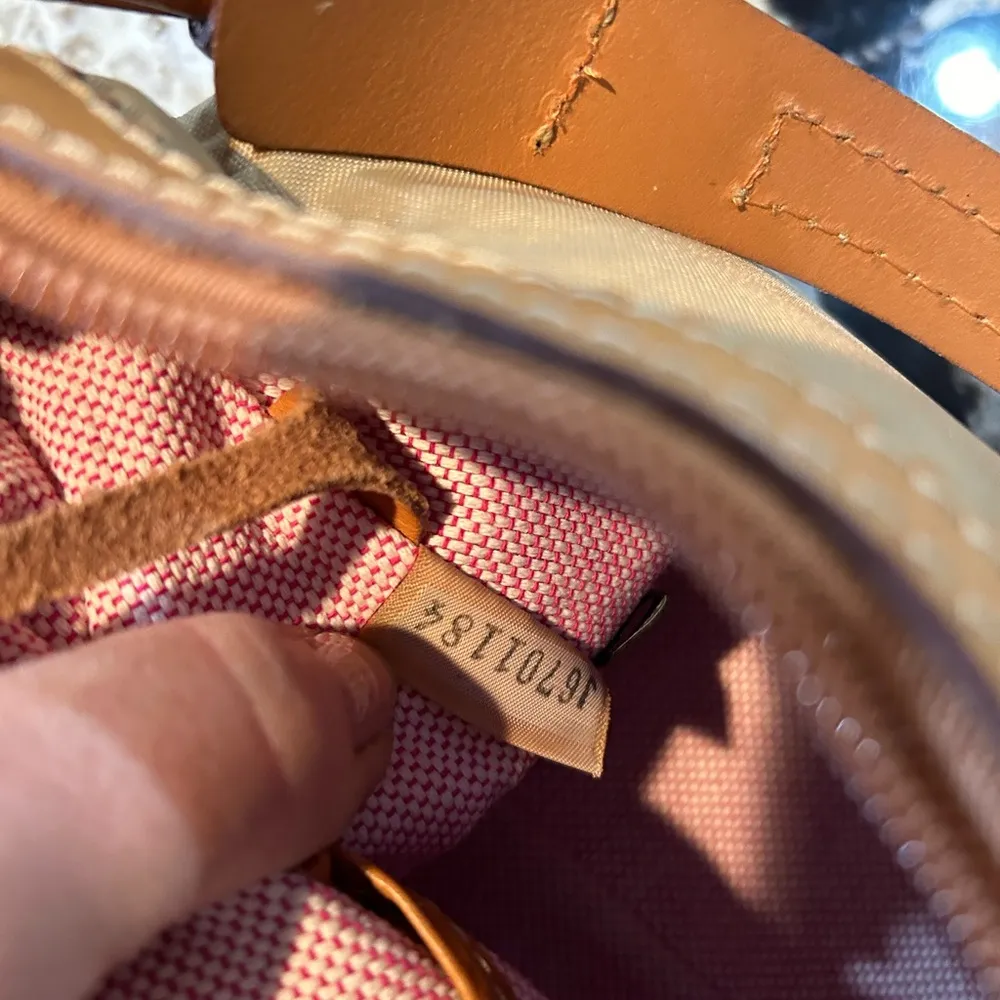 Dooney & Bourke purse - Image 6