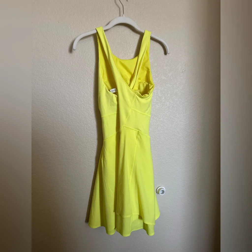 Lululemon court crush dress size 10 electric lemon yellow - Image 5