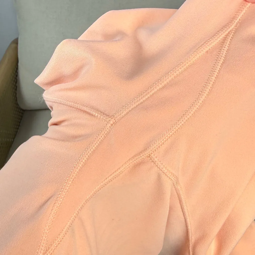 Vuori  AllTheForm Short 6" Size small - Image 6