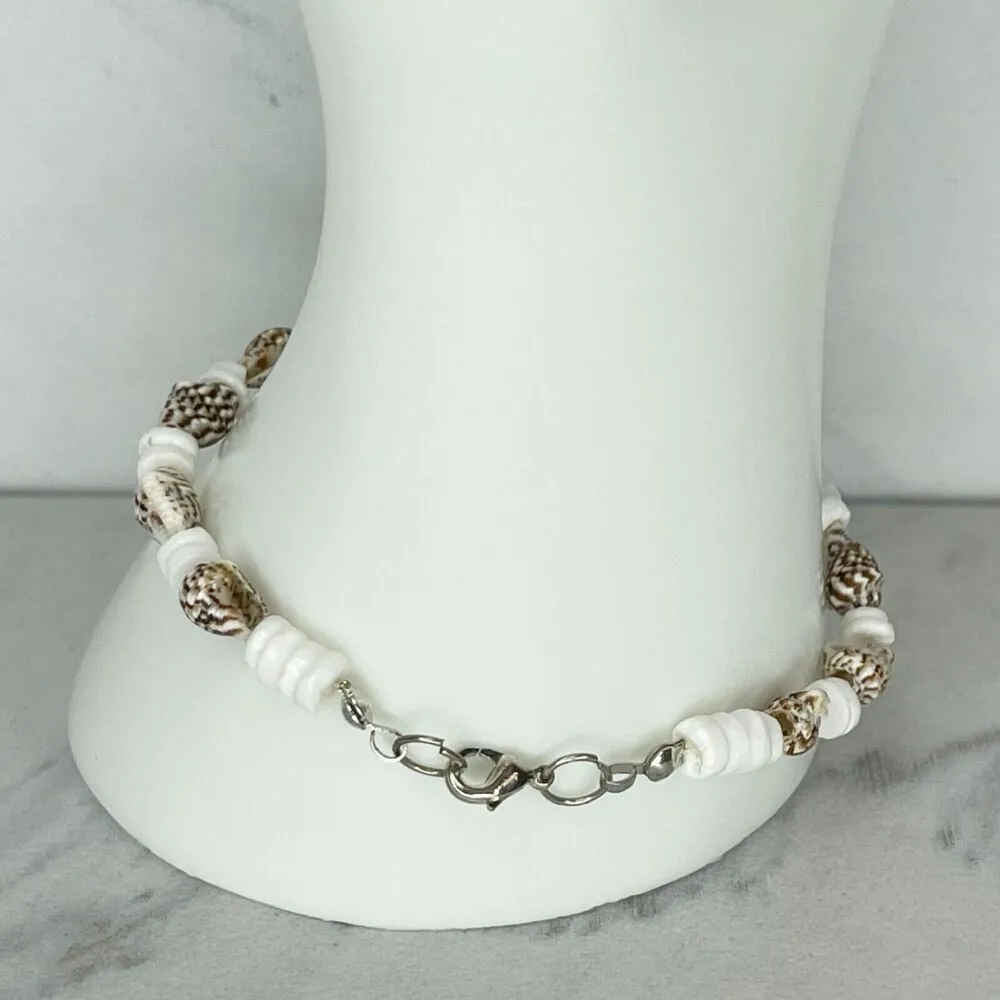 Silver Tone Conch Shell Beaded Bracelet - Image 5
