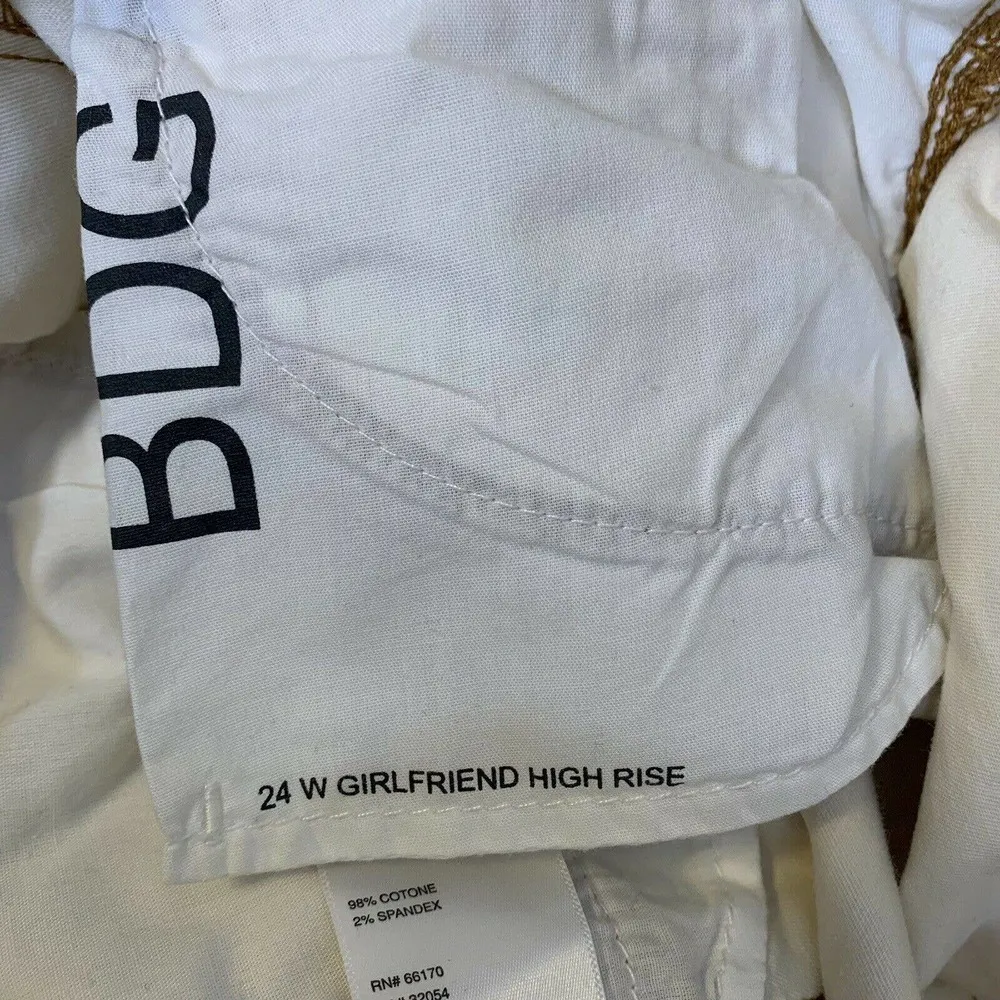 BDG Girlfriend High Rise Off White Jean 24 - Image 6