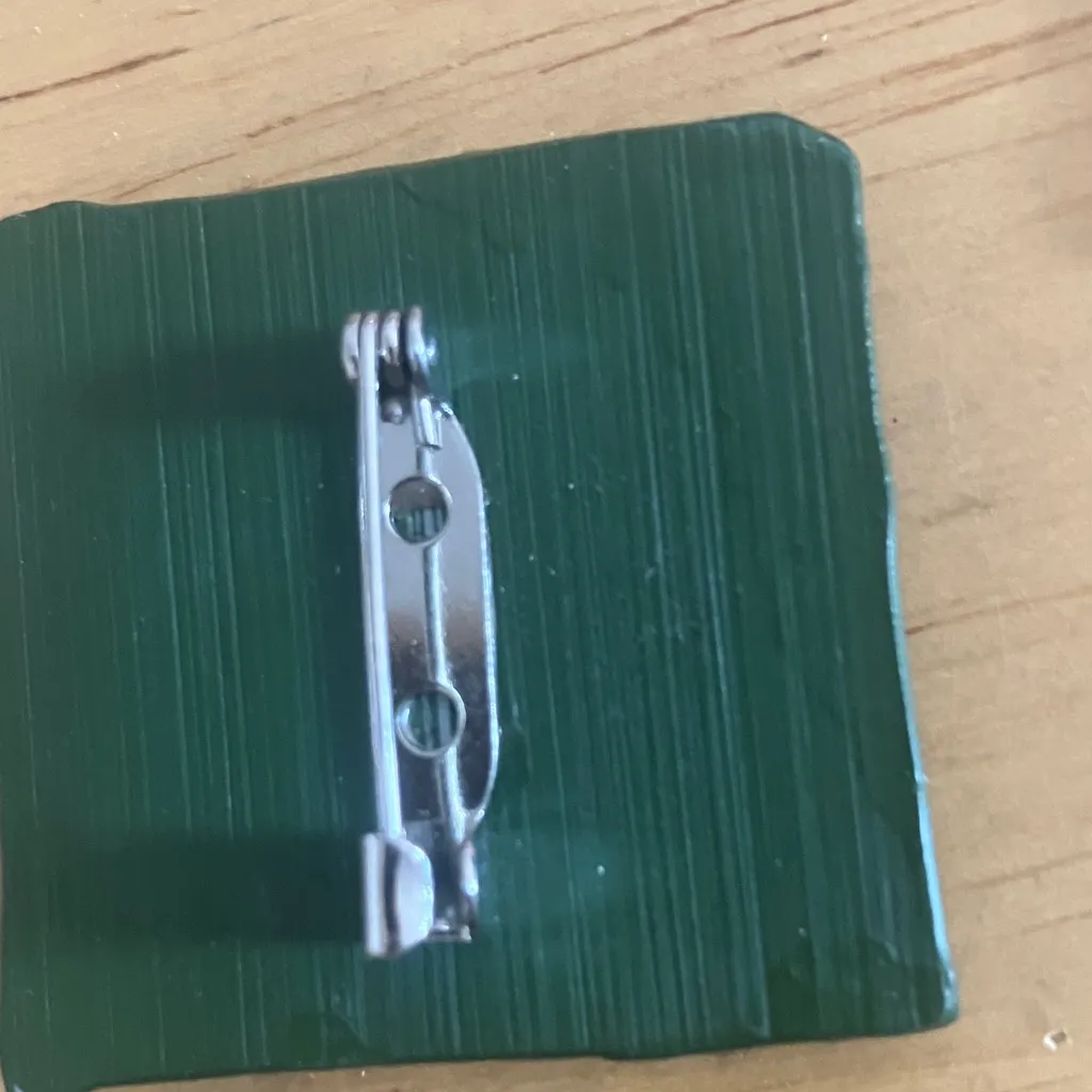 Festive Snowman brooch White - Image 3