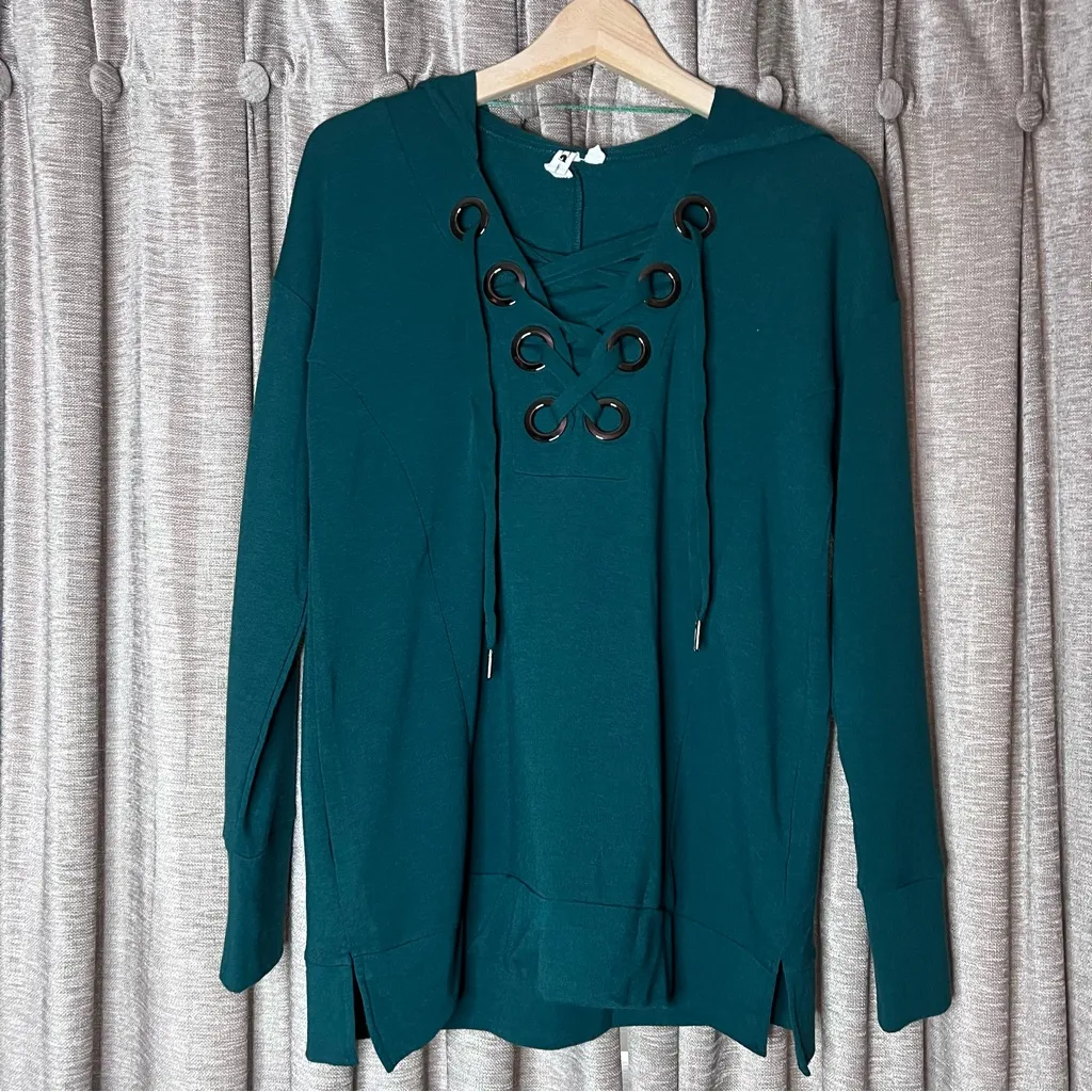 Cable & Gauge Green Grommet Lace-Up Long Sleeve Hooded Top Size Small - Image 3