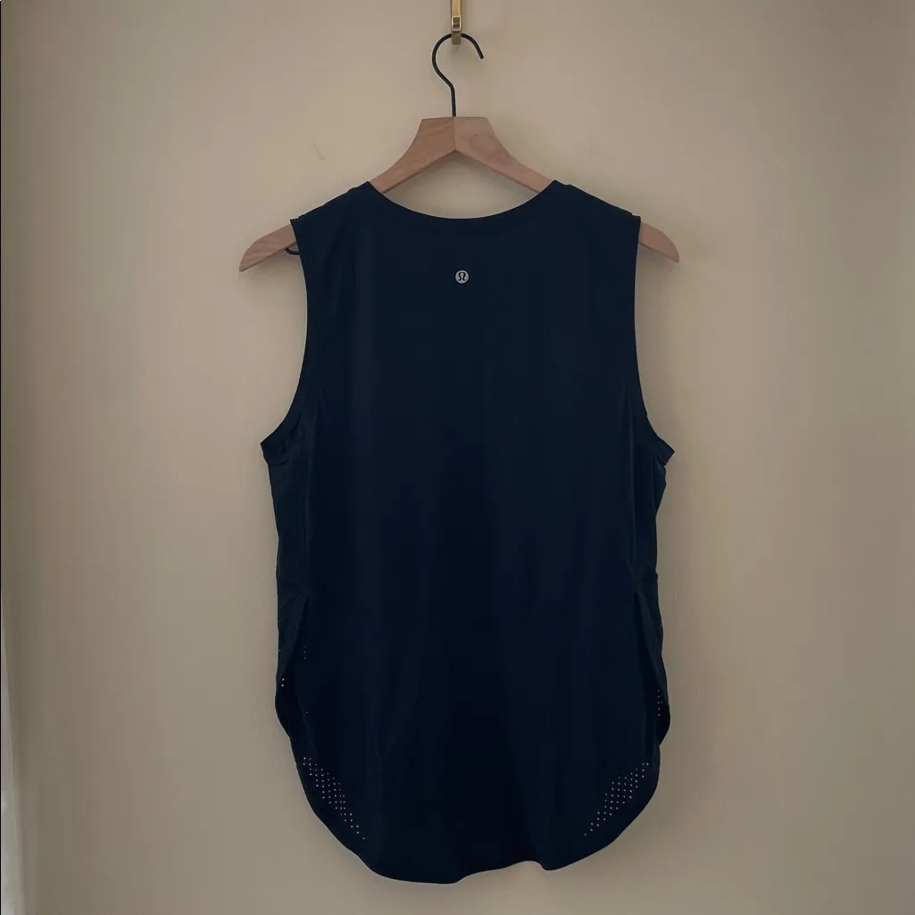 LULULEMON High Neck Split Hem Run Tank Top in Black Size 8 ?? - Image 4