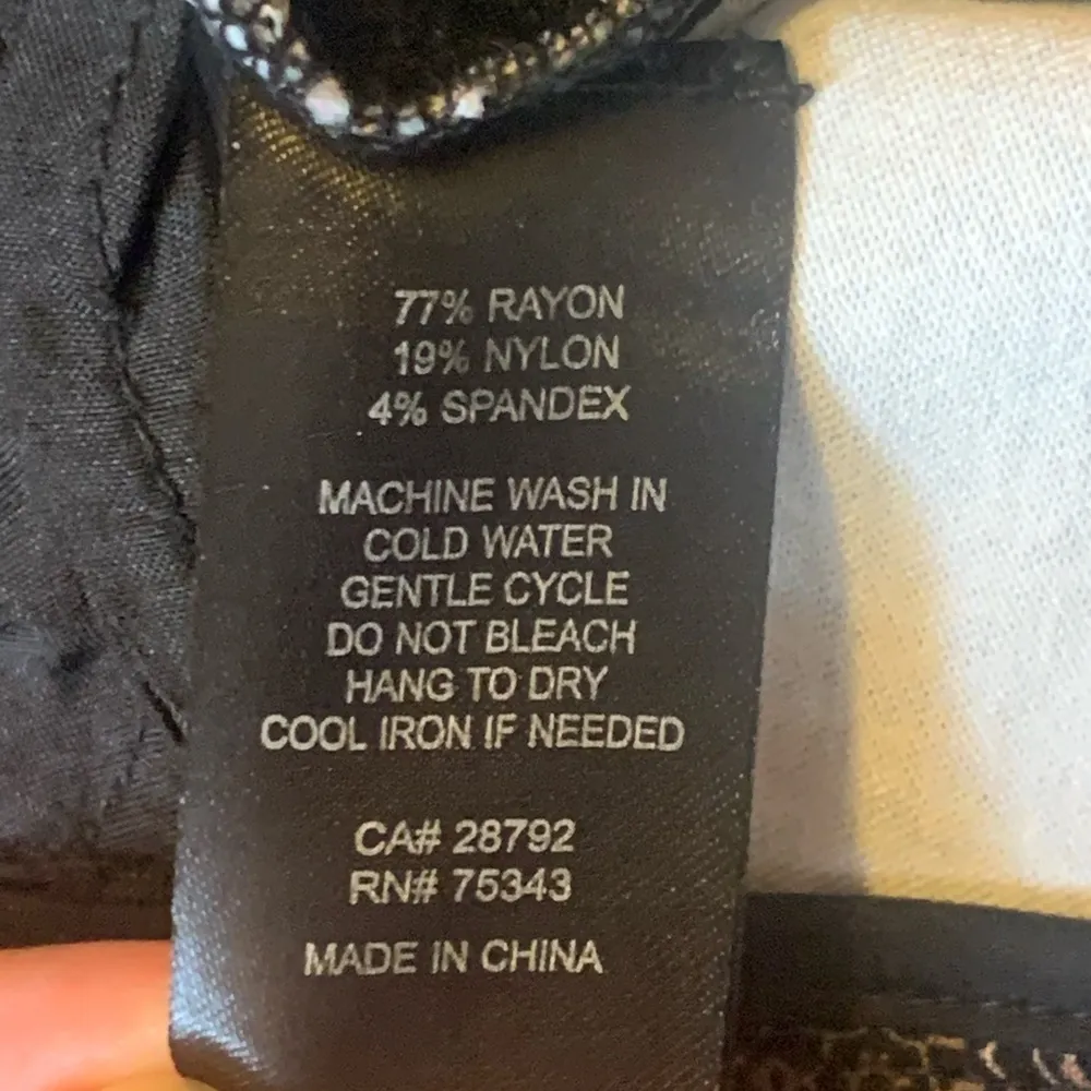 Adrienne Vittadini Pants 4 Black Tan Classic Style slacks Pockets Geometric - Image 4